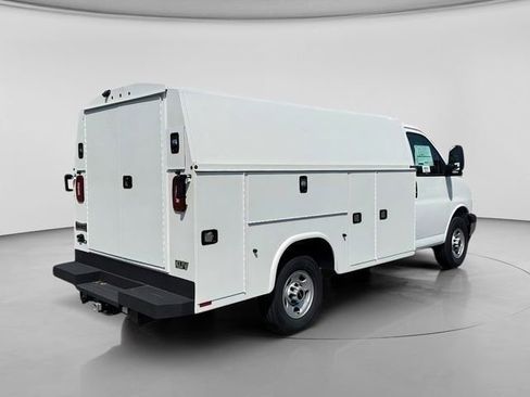 New 2025 GMC Savana 3500 w/ Power Convenience Package RWD image 5