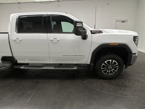 Used 2024 GMC Sierra 3500 SLE w/ SLE Value Package AWD/4WD image 10