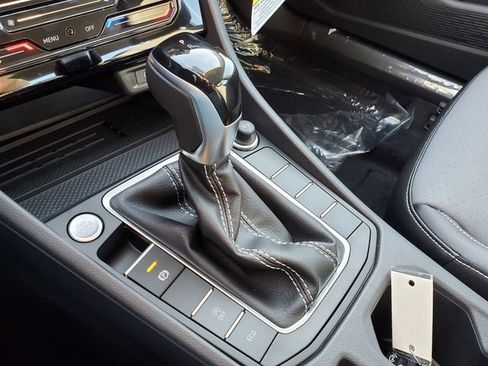 New 2025 Volkswagen Jetta SE image 30