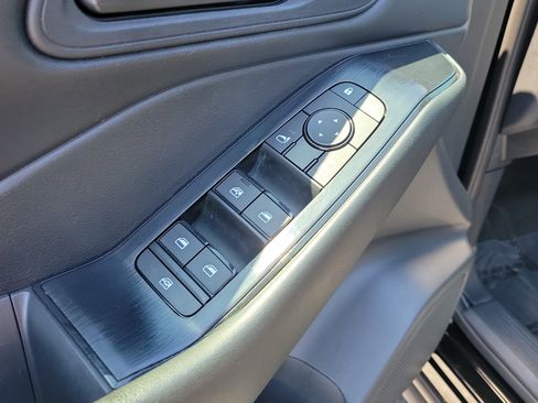 Used 2024 Nissan Rogue S FWD image 18