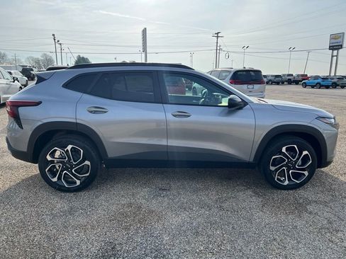 New 2026 Chevrolet Trax RS FWD image 4