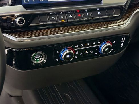 Used 2024 GMC Sierra 1500 Elevation image 19