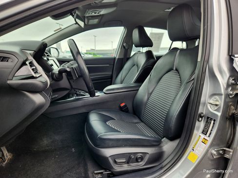 Used 2020 Toyota Camry SE image 25