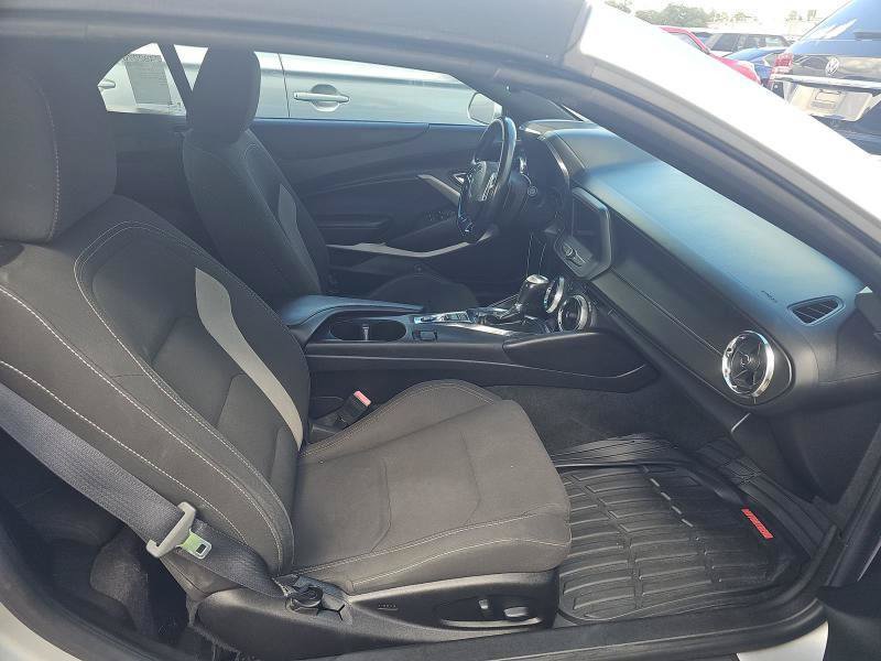 Used 2019 Chevrolet Camaro LT RWD image 10