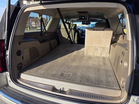 Used 2017 Chevrolet Suburban Premier image 40