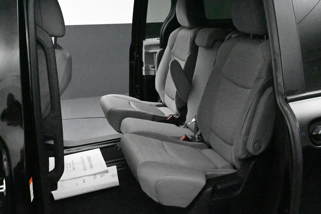 Used 2025 Toyota Sienna LE AWD/4WD image 13