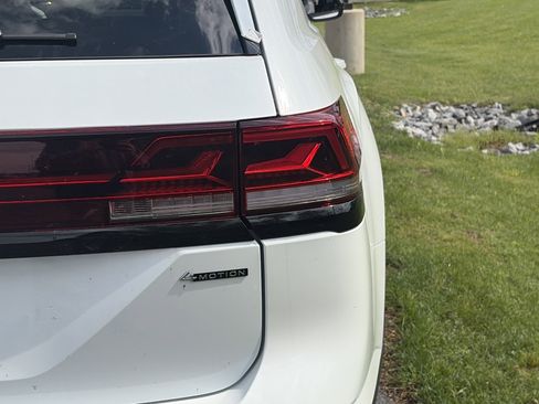 New 2026 Volkswagen Atlas Peak Edition AWD/4WD image 8