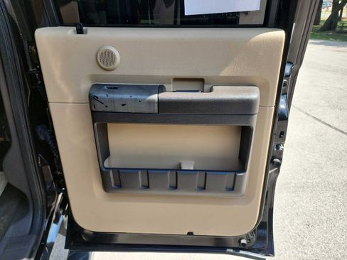 Used 2014 Ford F250 Lariat w/ Lariat Interior Package image 35