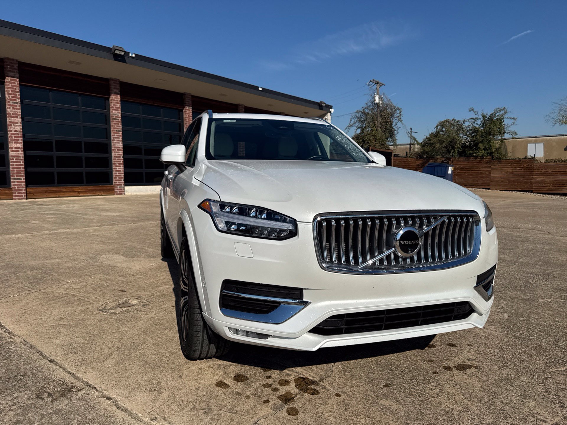 Used 2024 Volvo XC90 B5 Plus w/ Protection Package Premier AWD/4WD image 3