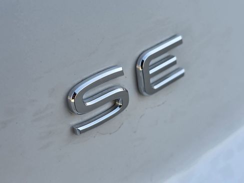New 2026 Volkswagen Atlas Cross Sport SE AWD/4WD image 8