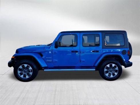Used 2022 Jeep Wrangler Unlimited Sahara w/ Cold Weather Group image 7