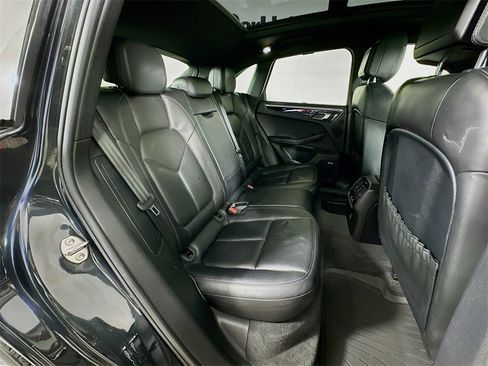 Used 2017 Porsche Macan S image 34