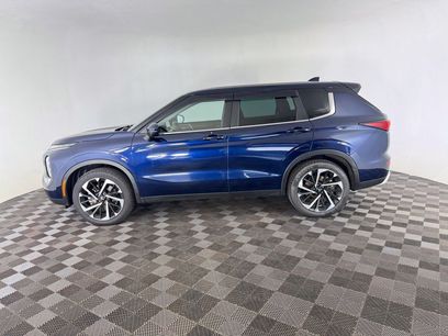Used 2023 Mitsubishi Outlander SE