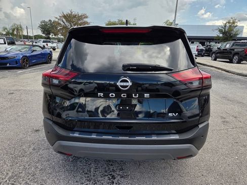 Used 2022 Nissan Rogue SV FWD image 11