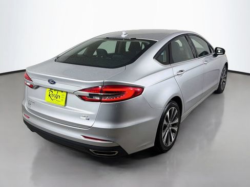 Used 2019 Ford Fusion SE AWD/4WD image 6