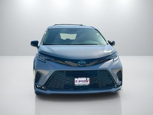 Used 2025 Toyota Sienna XSE w/ XSE Premium Package AWD/4WD image 2
