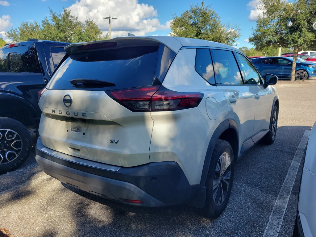 Used 2021 Nissan Rogue SV FWD image 3