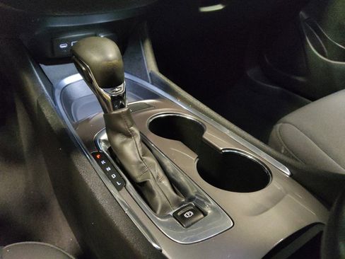 Used 2022 Chevrolet Malibu LT FWD image 26