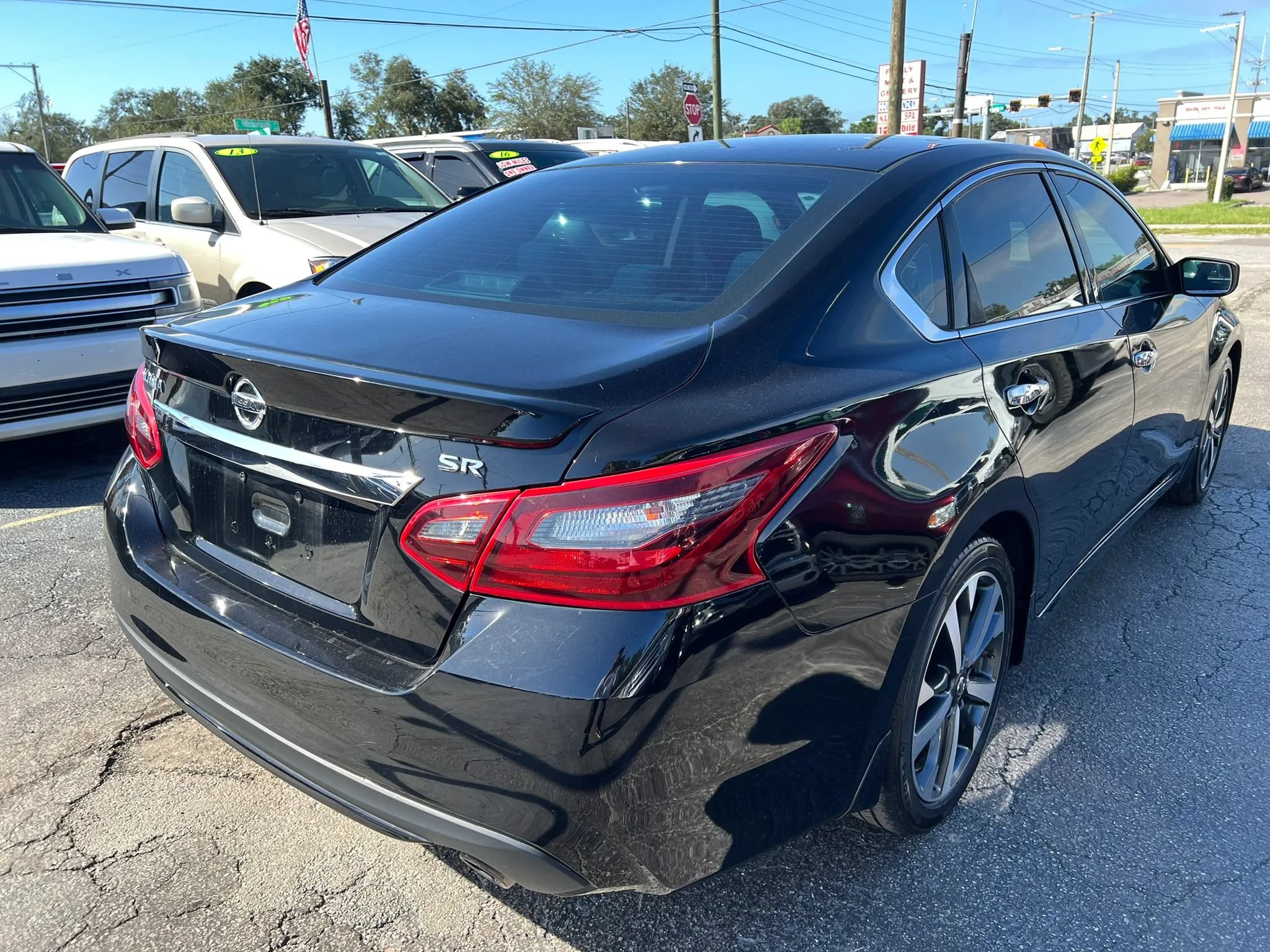 Used 2017 Nissan Altima 2.5 SR FWD image 5