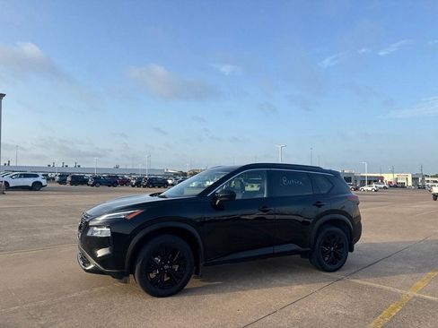 Certified 2023 Nissan Rogue SV w/ SV Premium B Package FWD image 10