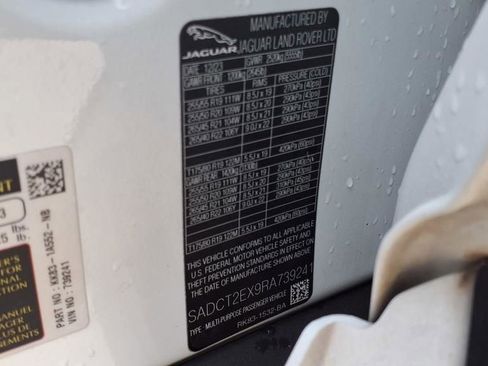 Used 2024 Jaguar F-PACE R-Dynamic S image 31