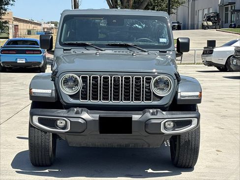 Used 2024 Jeep Wrangler Unlimited Sahara w/ Technology Group AWD/4WD image 6