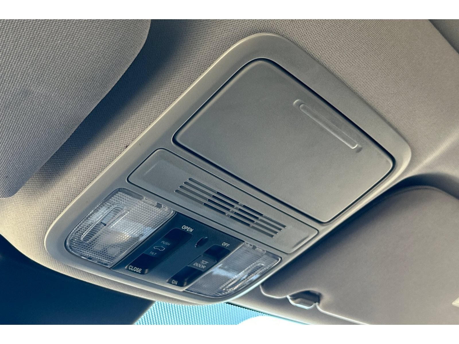 Used 2024 Honda Odyssey Elite image 25