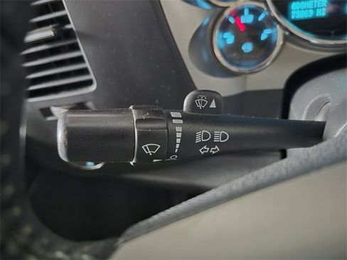 Used 2012 Chevrolet Silverado 3500 LT image 25