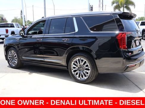 Used 2023 GMC Yukon Denali Ultimate AWD/4WD image 6