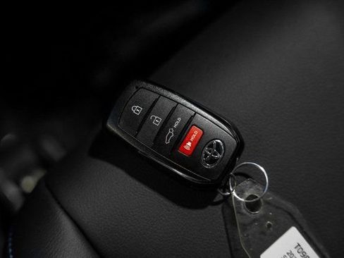 Used 2026 Toyota Corolla Cross XSE image 46