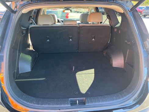 Used 2023 Hyundai Santa Fe SEL w/ Premium Package image 11