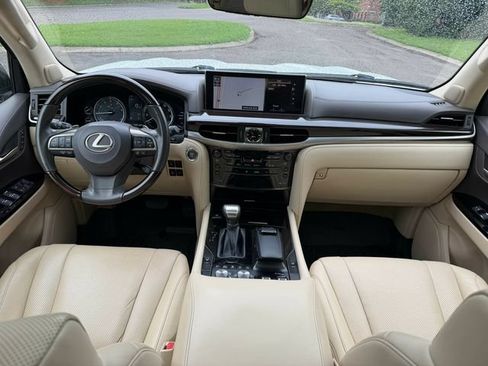 Used 2018 Lexus LX 570 4WD image 29