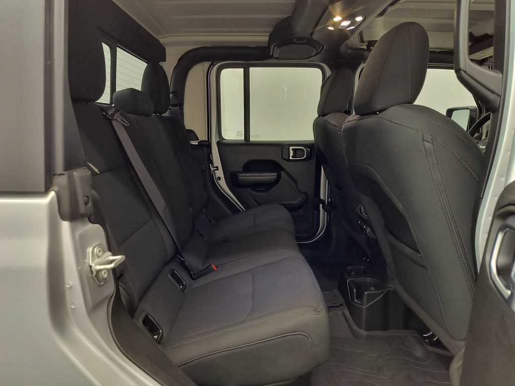 Used 2023 Jeep Gladiator Sport AWD/4WD image 30
