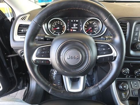 Used 2018 Jeep Compass Latitude w/ Cold Weather Group AWD/4WD image 24