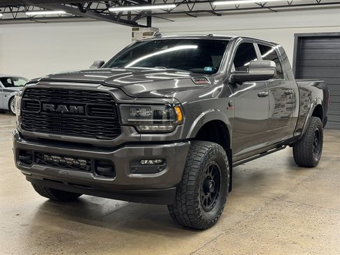 Used 2022 RAM 2500 Limited w/ Safety Group AWD/4WD image 3