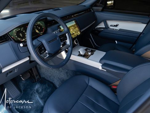 Used 2023 Land Rover Range Rover SV image 14
