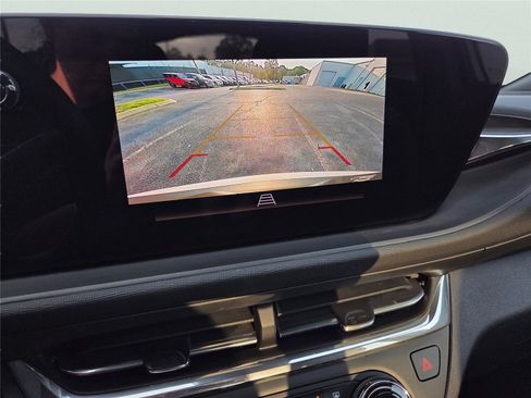 Used 2025 Buick Envista Preferred FWD image 10