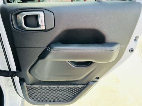 Used 2021 Jeep Wrangler Unlimited Rubicon w/ Uconnect 4C Nav & Sound Group image 26