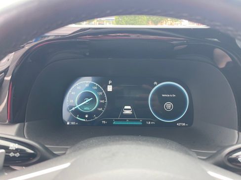 Used 2023 Hyundai Palisade SEL w/ Premium Package image 4