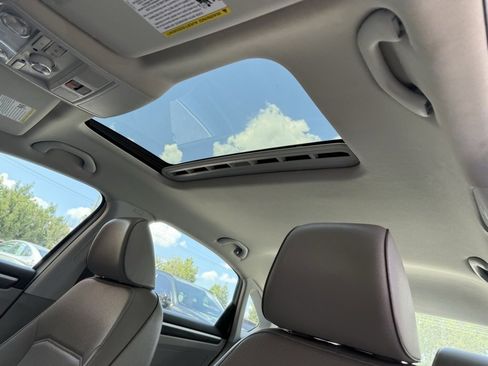 Used 2018 Volkswagen Passat 2.0T SE image 11