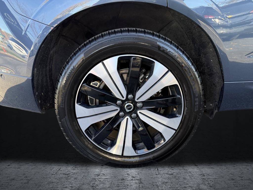 Used 2024 Volvo XC60 T8 Plus w/ Protection Package Premier AWD/4WD image 28