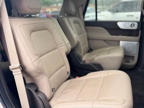 Certified 2024 Lincoln Navigator Reserve AWD/4WD image 33