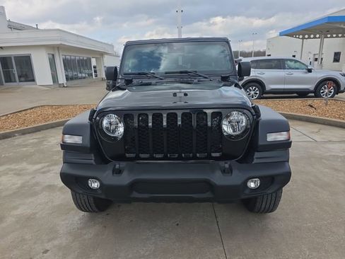 Used 2024 Jeep Wrangler Sport S image 8