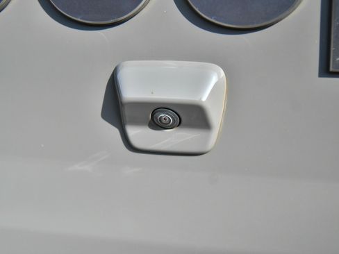 Used 2023 Jeep Gladiator Overland image 39