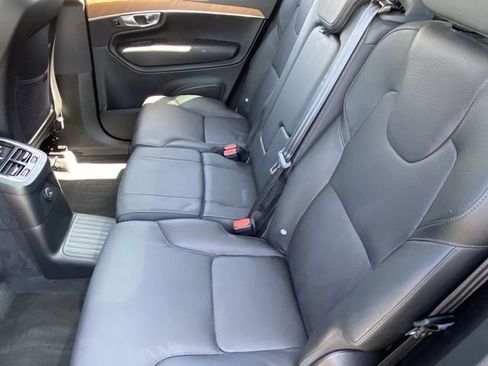 Certified 2025 Volvo XC90 T8 Plus w/ Protection Package Premier image 18