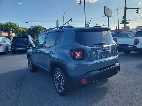 Used 2017 Jeep Renegade Latitude w/ Cold Weather Group AWD/4WD image 3
