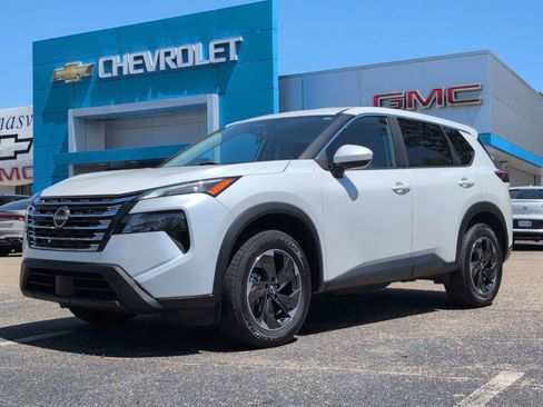 Used 2024 Nissan Rogue SV image 1