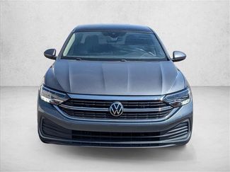 Used 2022 Volkswagen Jetta SE w/ Panoramic Sunroof Package FWD video 2