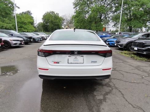 Certified 2025 Honda Accord Sport image 5