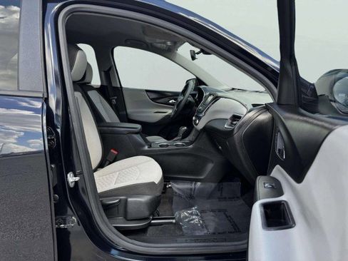 Used 2020 Chevrolet Equinox LS w/ LS Convenience Package image 47